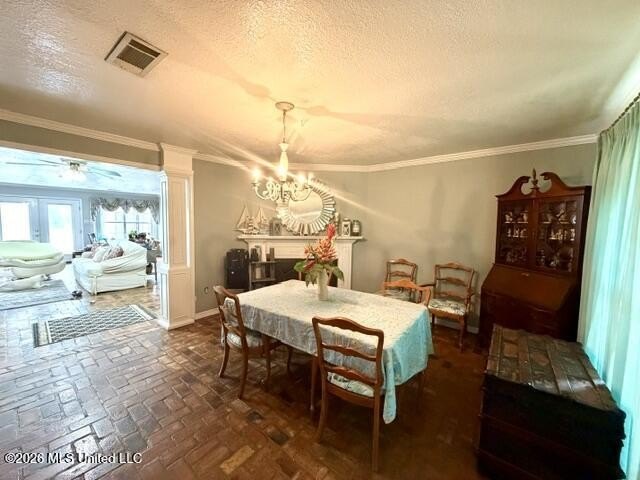 Welcome home to this spacious and beautifully laid out - photo 24