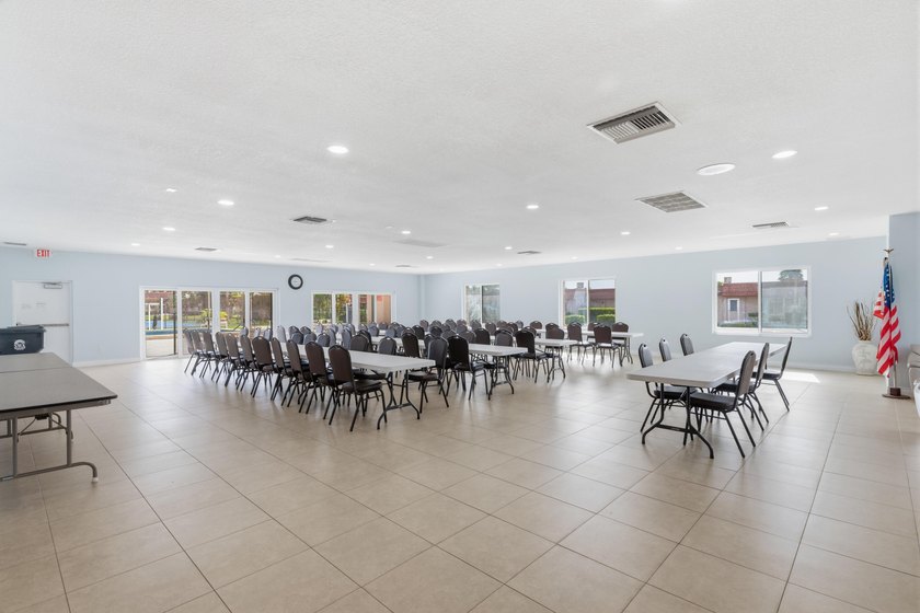 Bright and spacious 2BR/2BA corner condo in a desirable 55+ - photo 31