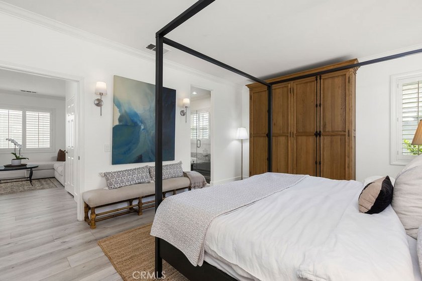 Welcome to 302 Canoe Pond, where modern coastal living meets - photo 15