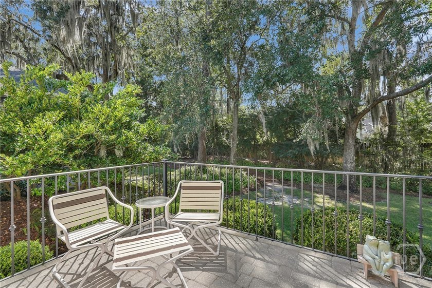 Welcome to this stunning, exquisitely decorated townhouse - photo 22