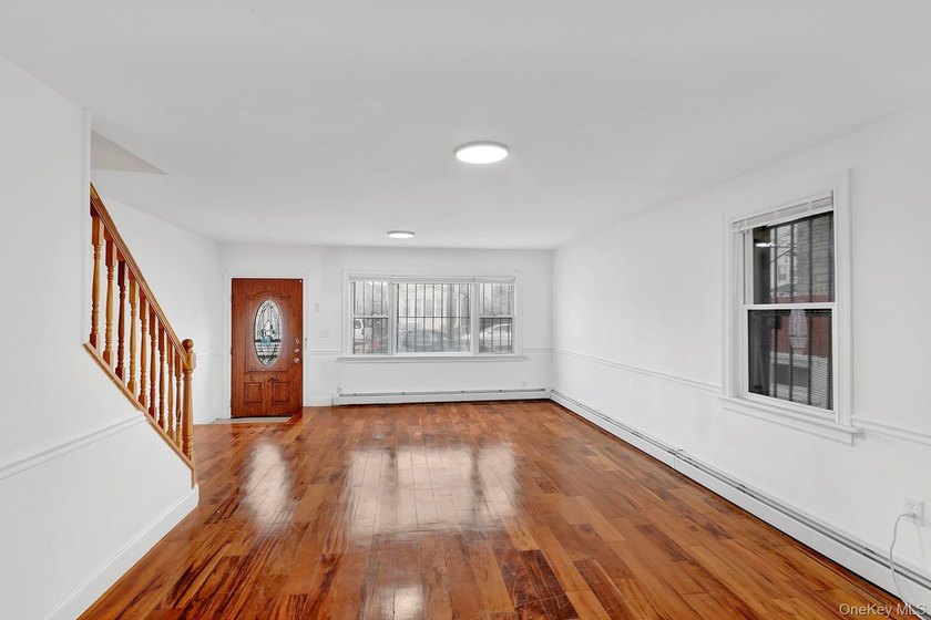 Just bring your things and live in this newly renovated, turnkey - photo 3