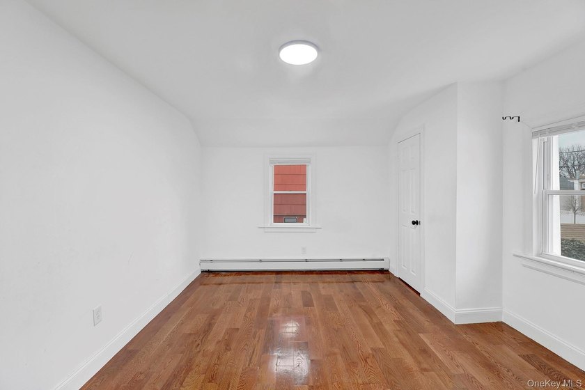 Just bring your things and live in this newly renovated, turnkey - photo 7