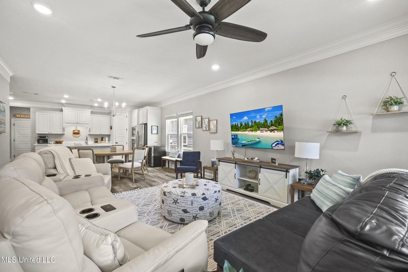 OPEN HOUSE SATURDAY, 6/20, 11:00 - 1:00!! Half a block off the - photo 14