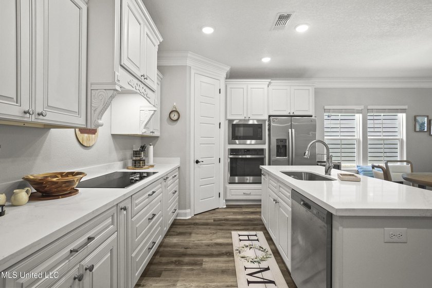 OPEN HOUSE SATURDAY, 6/20, 11:00 - 1:00!! Half a block off the - photo 23