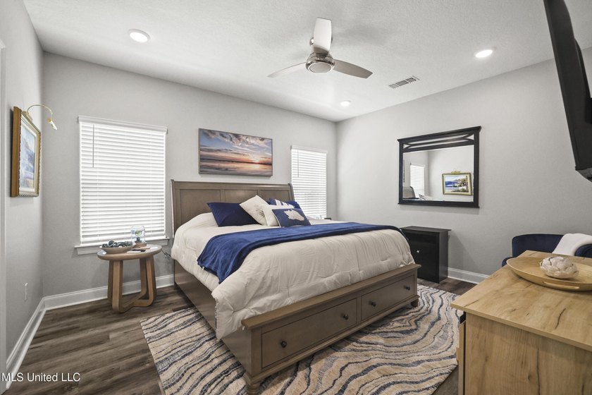 OPEN HOUSE SATURDAY, 6/20, 11:00 - 1:00!! Half a block off the - photo 25