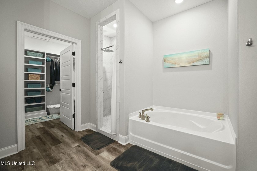 OPEN HOUSE SATURDAY, 6/20, 11:00 - 1:00!! Half a block off the - photo 29