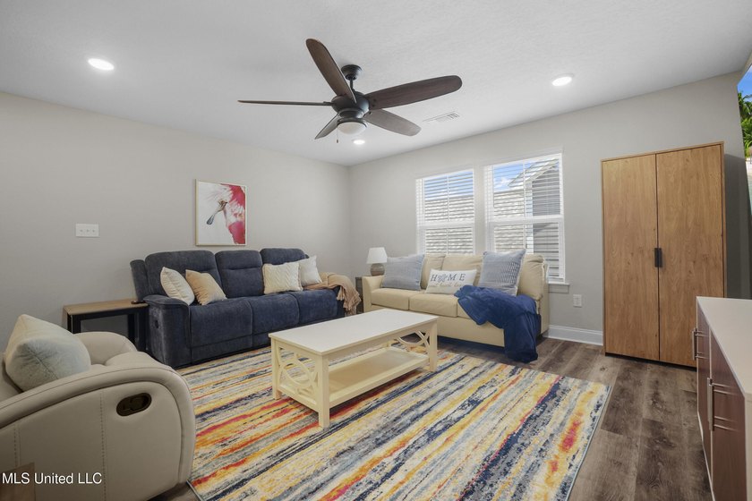 OPEN HOUSE SATURDAY, 6/20, 11:00 - 1:00!! Half a block off the - photo 45