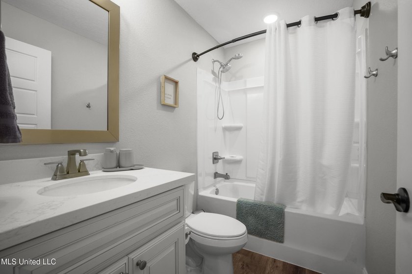 OPEN HOUSE SATURDAY, 6/20, 11:00 - 1:00!! Half a block off the - photo 48
