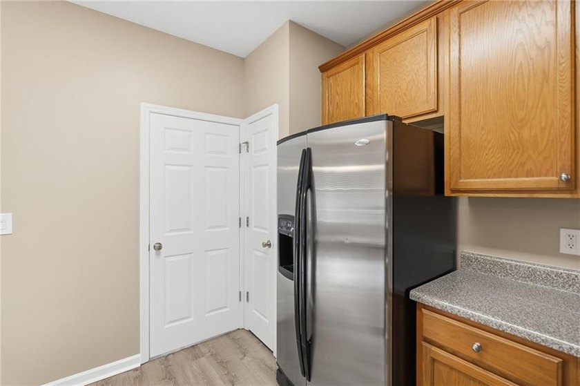 Stunning and Spacious Townhome in Desirable Acworth! Welcome - photo 11
