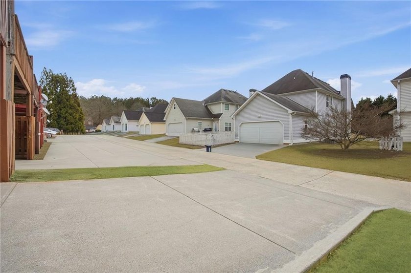 Stunning and Spacious Townhome in Desirable Acworth! Welcome - photo 28