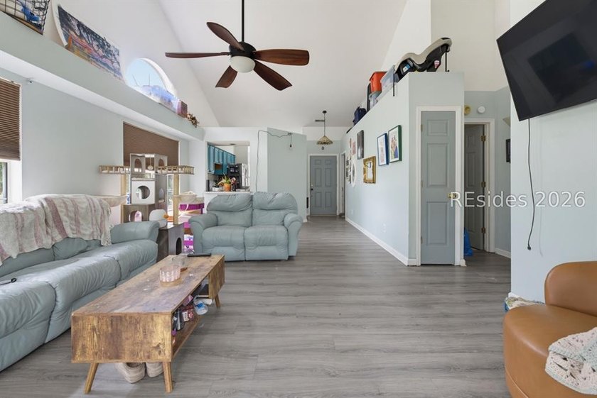 Lovely 3 bedroom, 2 bath home on a spacious corner lot with a - photo 3