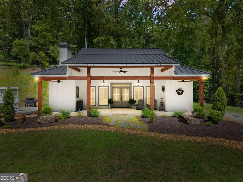 Peace abounds in the Valley at 189 Peace Valley Road! Leave your - photo 5