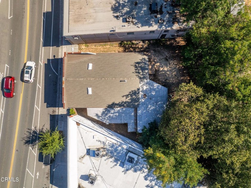 A rare opportunity! Well located commercial property on Main - photo 2