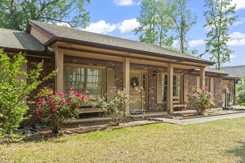 Opportunity awaits with this 3 bedroom 2 bathroom home located - photo 4