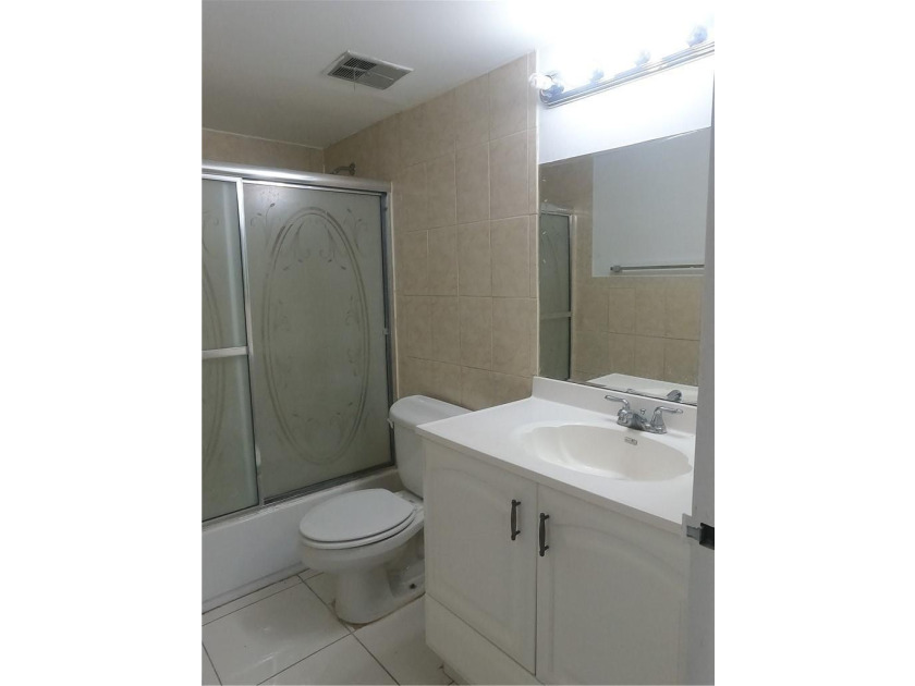 Handyman investment opportunity. New AC, New Roof 1 Bedroom - 1 - photo 12
