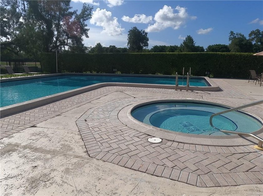 Handyman investment opportunity. New AC, New Roof 1 Bedroom - 1 - photo 15