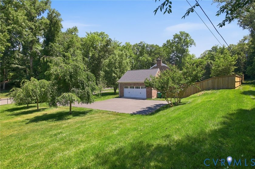 Welcome to Rothesay of Windsor Farms! Several hundreds of - photo 3