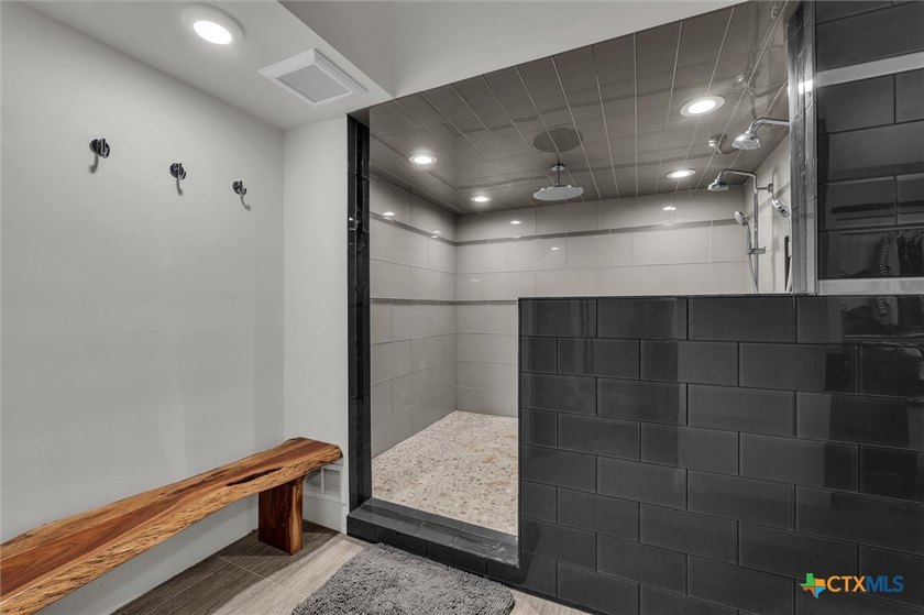 Tucked away from the pace of everyday life, 510 Herrin Lane is a - photo 10