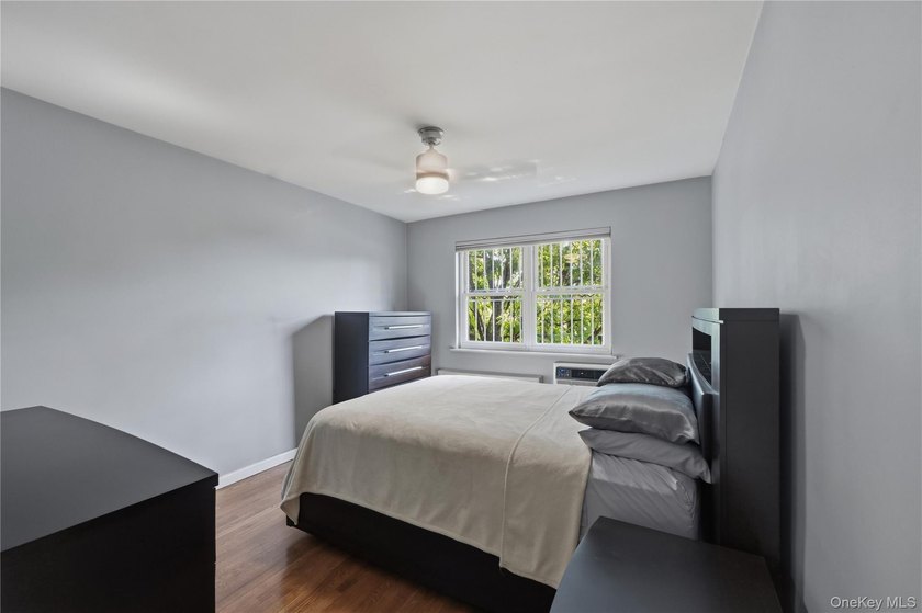 Spacious full-brick 3-family property in the heart of Flushing - photo 7