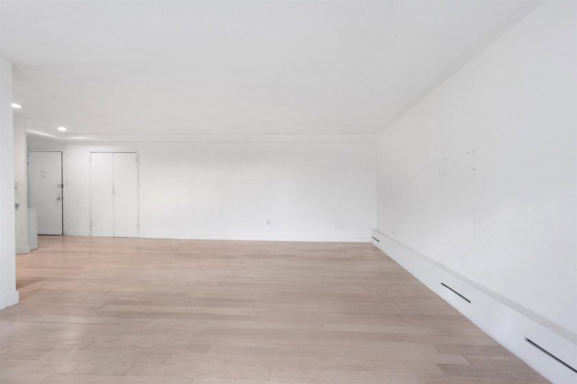 Prestigious Boulevard East top floor unit with breathtaking NYC - photo 10