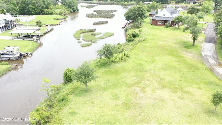 Rare opportunity to own TWO adjoining &amp; elevated waterfront lots - photo 11