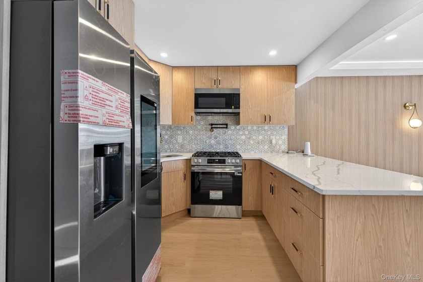 Space, style &amp; modern luxury come together at 147-72 Huxley - photo 3