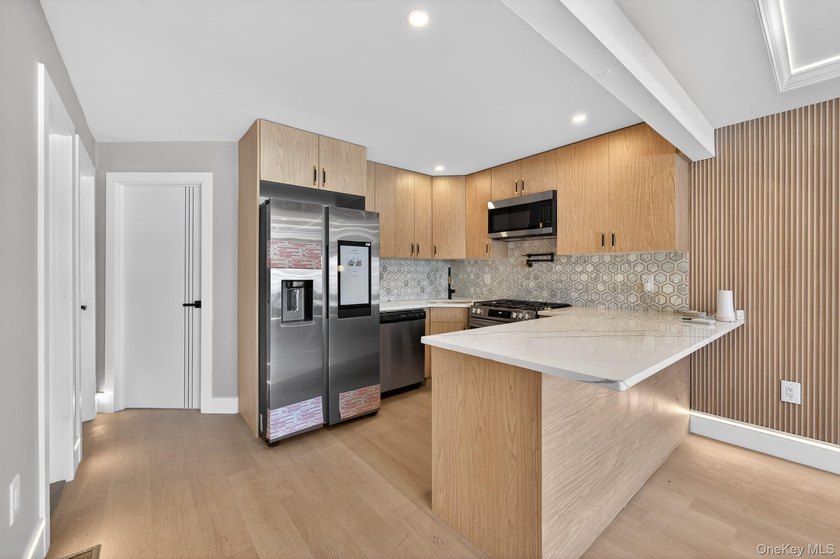 Space, style &amp; modern luxury come together at 147-72 Huxley - photo 4