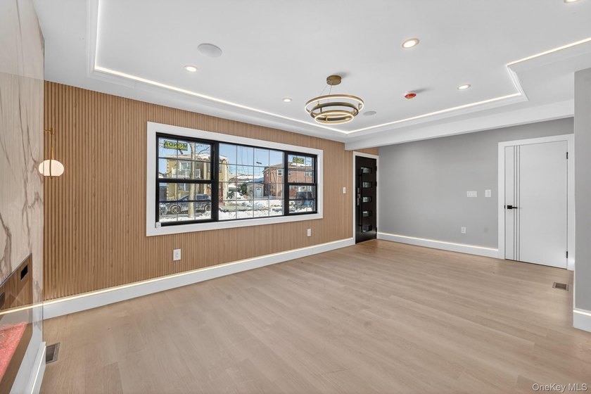 Space, style &amp; modern luxury come together at 147-72 Huxley - photo 7