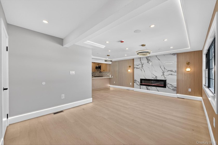 Space, style &amp; modern luxury come together at 147-72 Huxley - photo 8