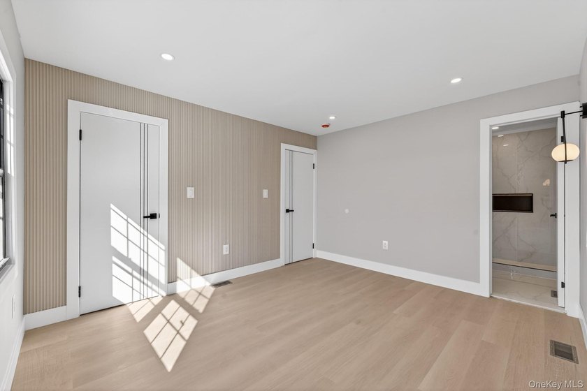 Space, style &amp; modern luxury come together at 147-72 Huxley - photo 10
