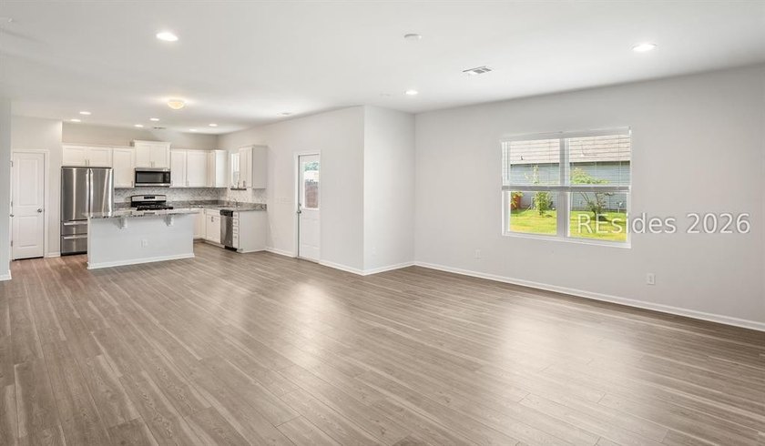 Welcome to 1 Toxaway Lane, where modern comfort meets Lowcountry - photo 8