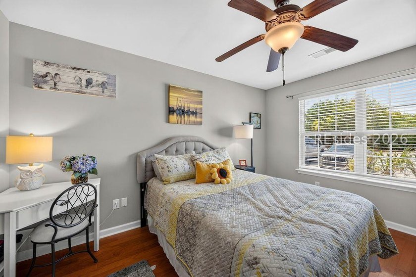 Welcome home to this end-unit 3 bed, 2.1 bath townhome in Azalea - photo 7