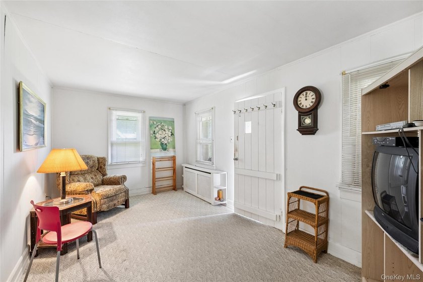 Welcome to this charming 2-bedroom, 1-bath In-Line Ranch - photo 5
