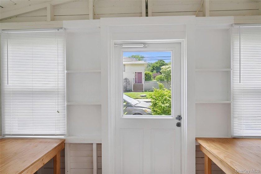 Welcome to this charming 2-bedroom, 1-bath In-Line Ranch - photo 7