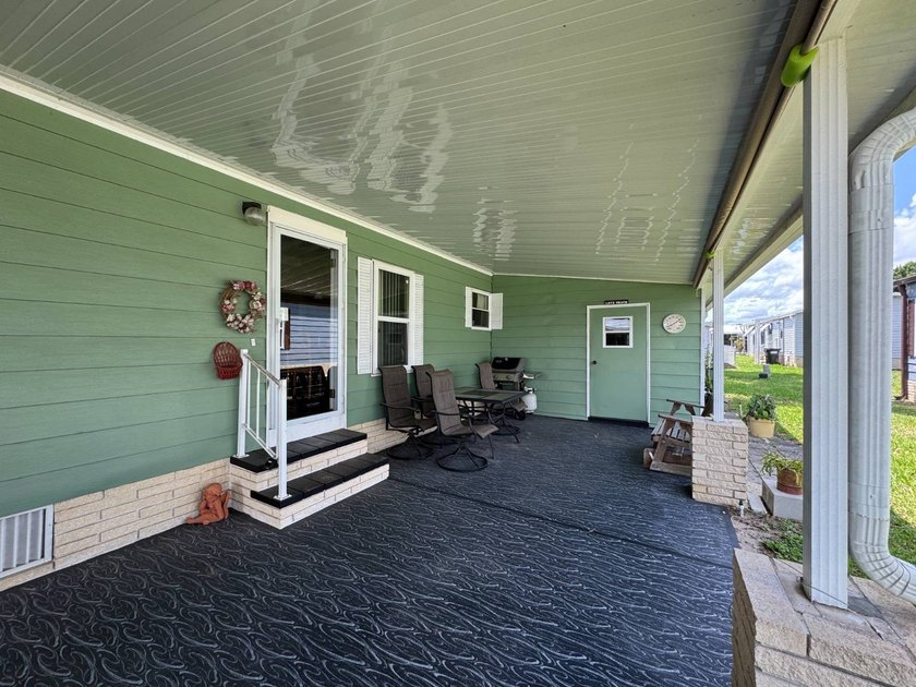 Don't miss this immaculate 2BR/2BA, 1248 sq. ft. home in the - photo 3