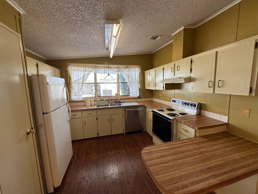 Don't miss this immaculate 2BR/2BA, 1248 sq. ft. home in the - photo 5