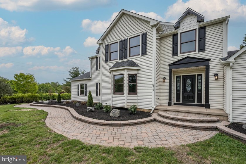An exceptional opportunity to own a beautifully updated 3 - photo 9