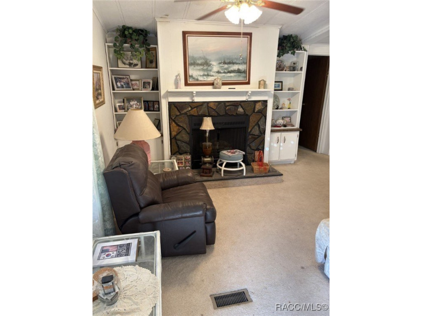 OPPORTUNITY KNOCKS! 3BR/2BA Plus Den/Ofc 1,472 SF on Half Acre! - photo 11