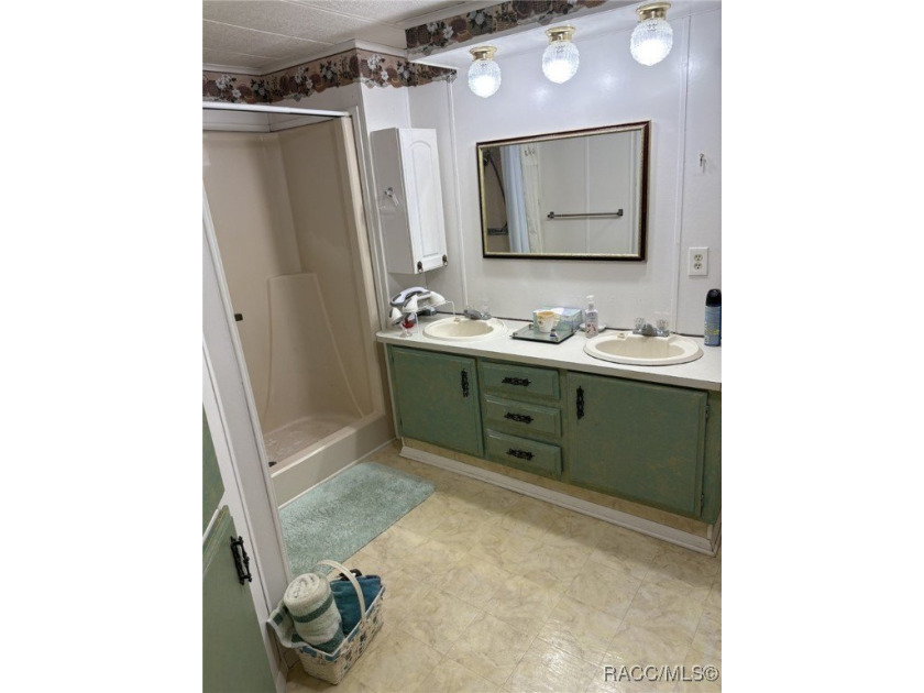 OPPORTUNITY KNOCKS! 3BR/2BA Plus Den/Ofc 1,472 SF on Half Acre! - photo 15