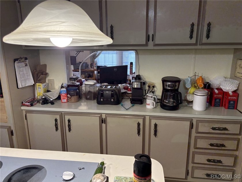 OPPORTUNITY KNOCKS! 3BR/2BA Plus Den/Ofc 1,472 SF on Half Acre! - photo 16