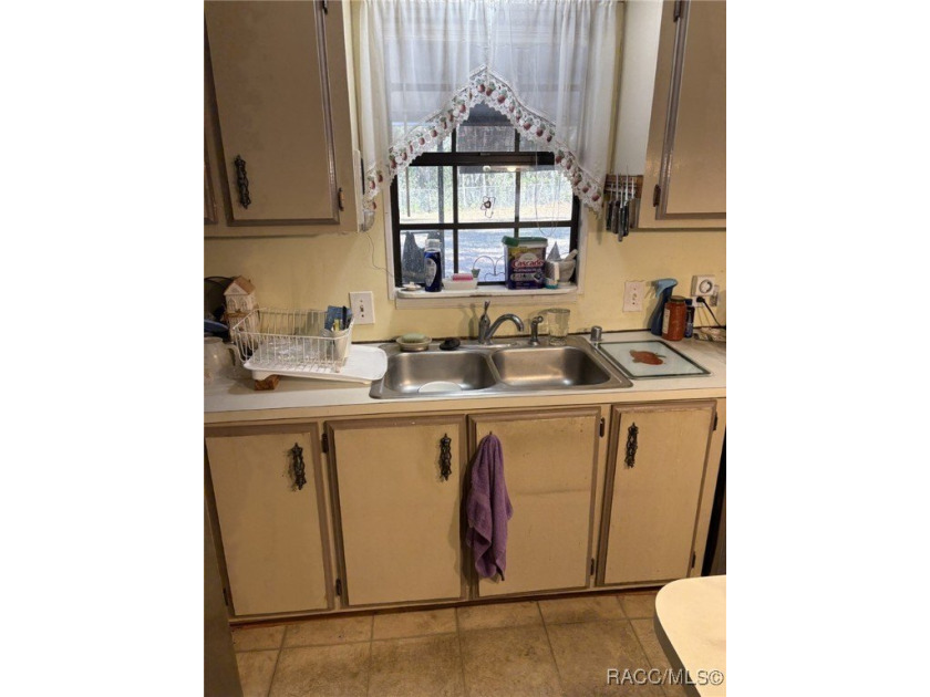 OPPORTUNITY KNOCKS! 3BR/2BA Plus Den/Ofc 1,472 SF on Half Acre! - photo 17