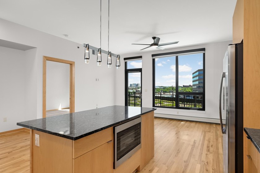 This beautifully refreshed home is filled with natural light - photo 7