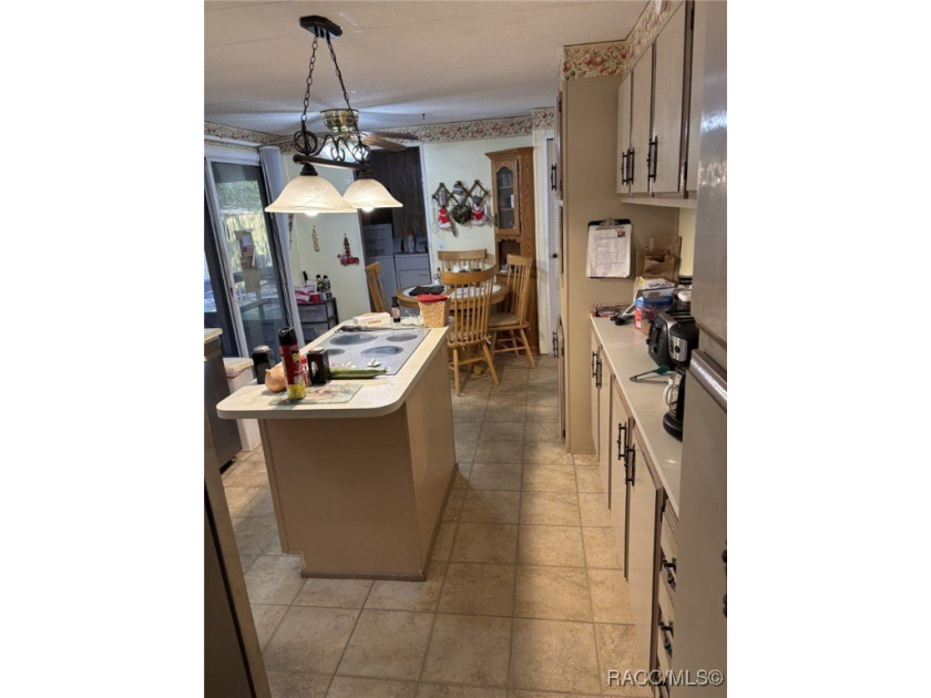 OPPORTUNITY KNOCKS! 3BR/2BA Plus Den/Ofc 1,472 SF on Half Acre! - photo 18