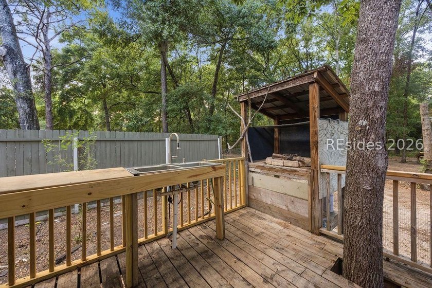 A rare find in Beaufort that won't last long! Beautifully - photo 10