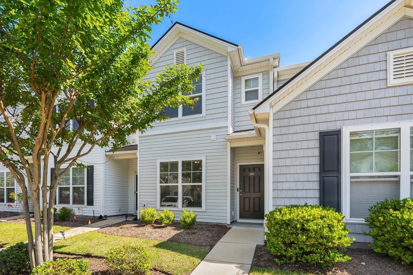 Welcome to 306 Castle Dr, a beautifully maintained 2-bedroom, 2 - photo 2