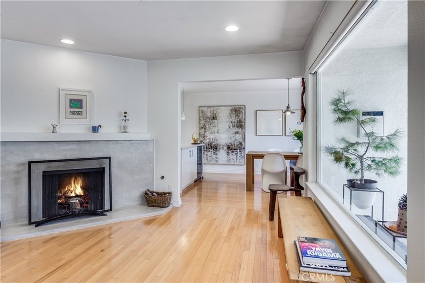Captivating ?Ocean and Catalina Island views await you in this - photo 5
