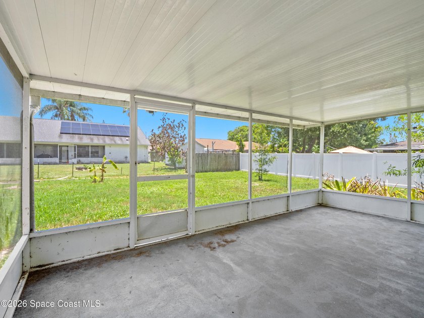 Welcome to this move-in-ready home, with a BRAND NEW ROOF! - photo 31