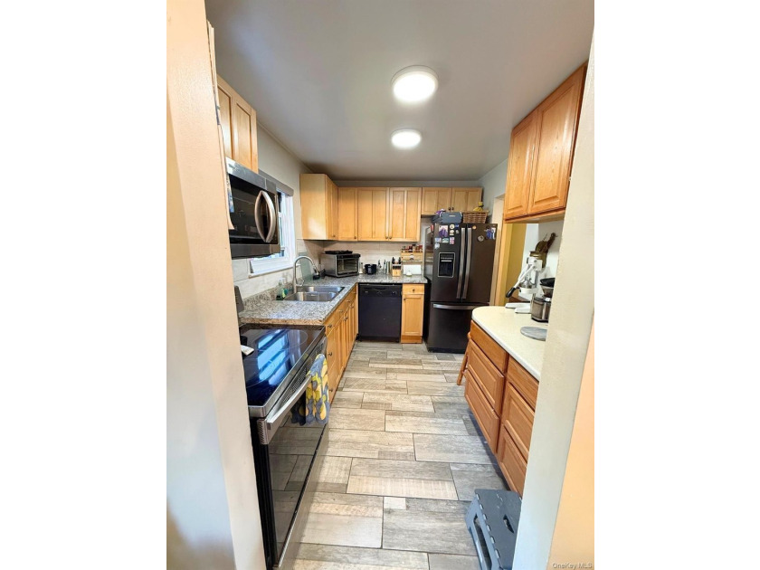 Ground-Floor 1 Bedroom Apartment with Garden Oasis &amp; Modern - photo 11