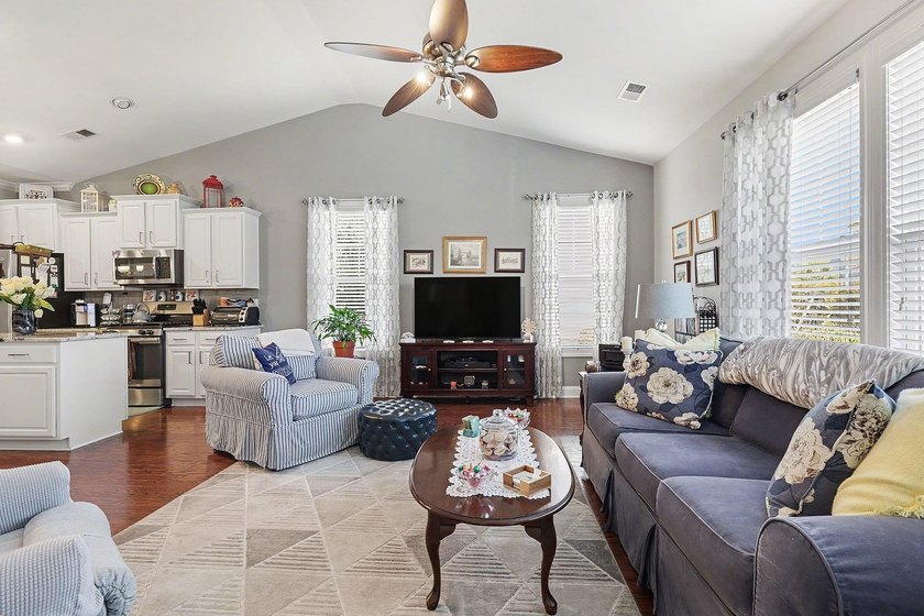 Welcome to 5459 Elba Way, a beautifully maintained 3-bedroom - photo 14
