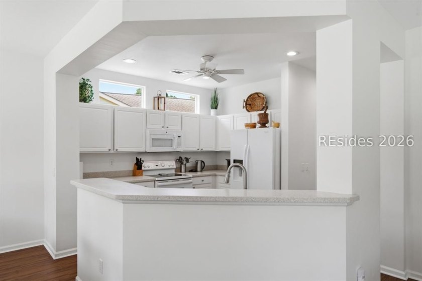 Popular Hamilton/Jefferson Model featuring 2 Bedrooms, 2 Baths - photo 10
